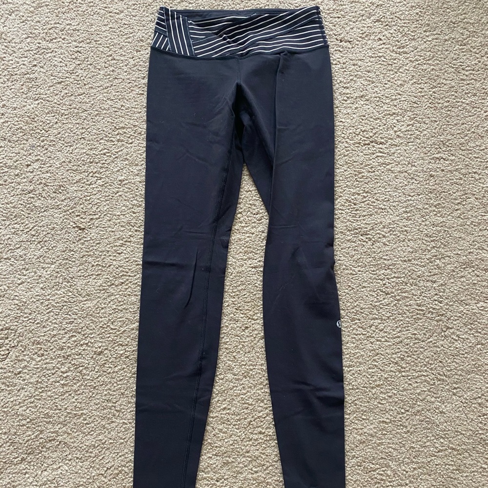Black Lululemon leggings!